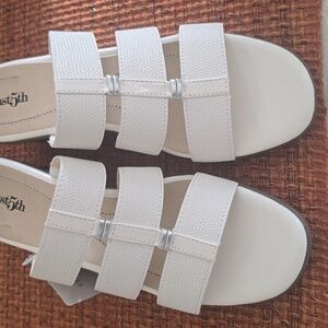 EAST 5TH BRAND WOMENS WHITE DRESSY SUMMERTIME SANDALS SIZE 7.5 MEDIUM